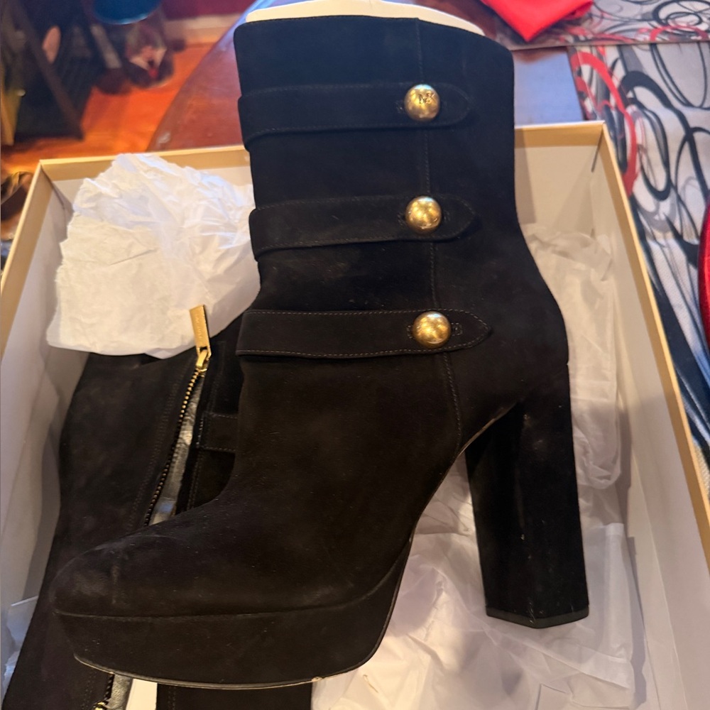 Elegant Michael Kors Black Suede Ankle Boots